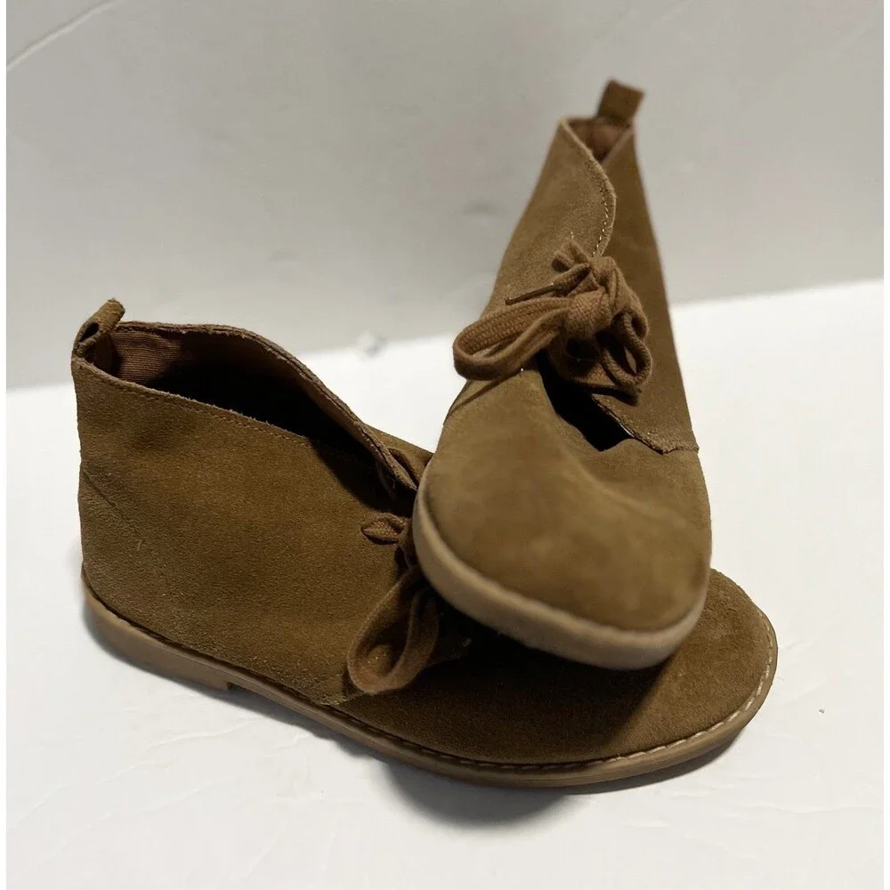 GAP KIDS CHUKKA SUEDE BROWN SHOES SIZE 2 LACE UP